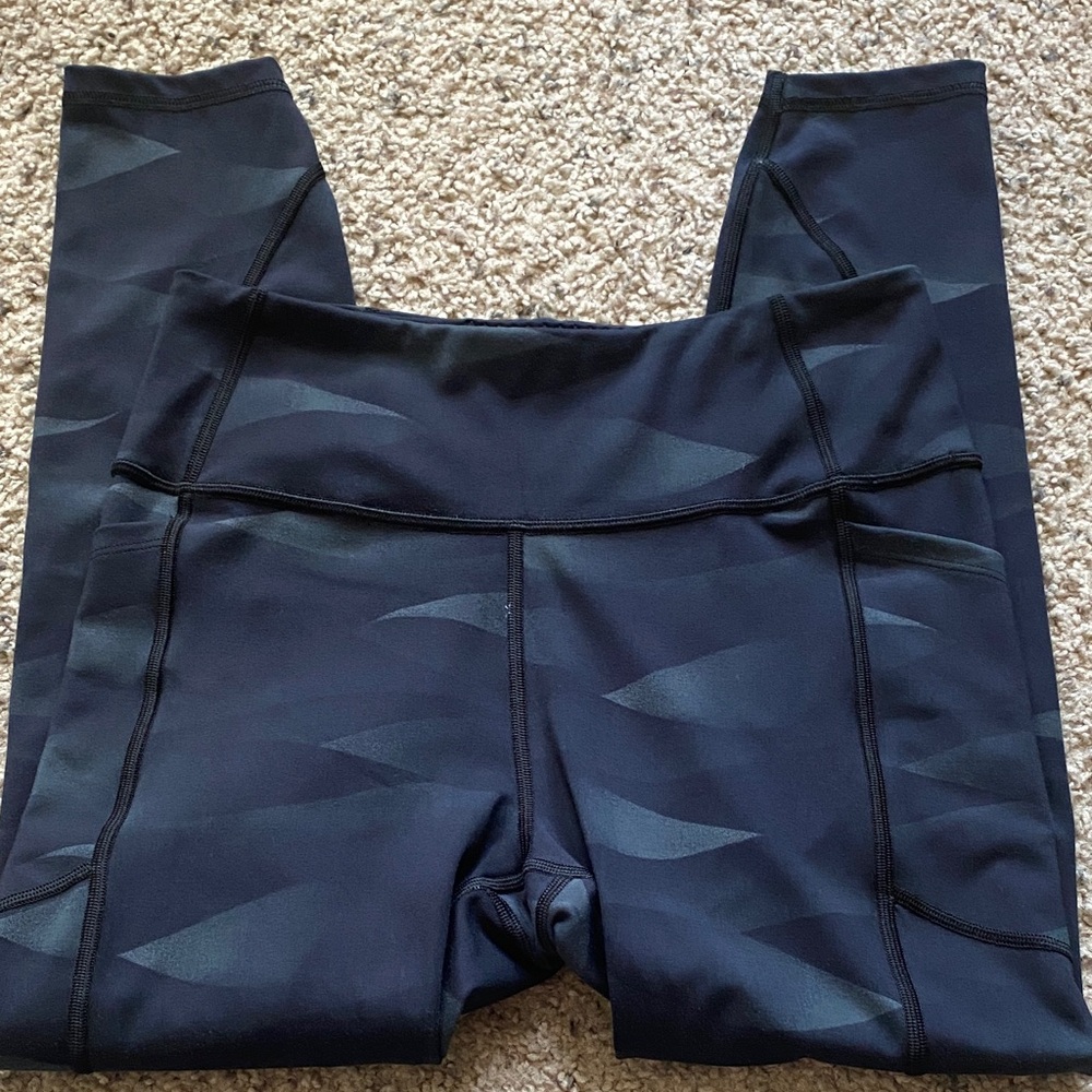 Victoria's Secret Black Patterned Leggings (NWOT) - Picture 4 of 11